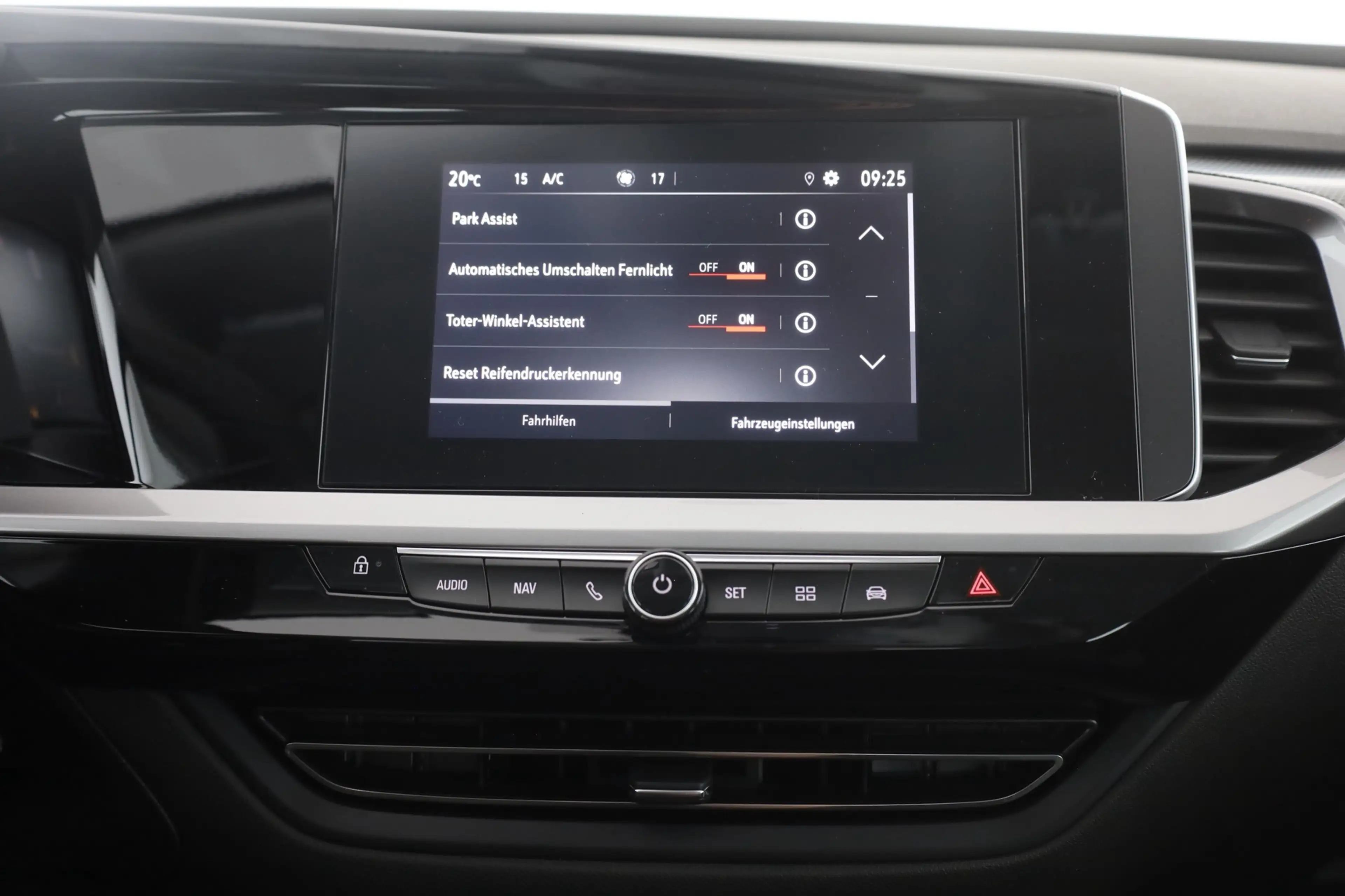 Opel Grandland (X) 1.2 Turbo LED Kamera IntelliLink — photo 11