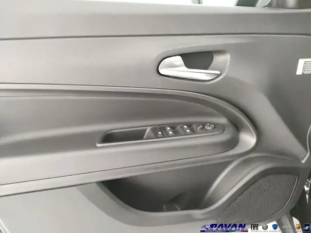 Jeep Avenger view 10