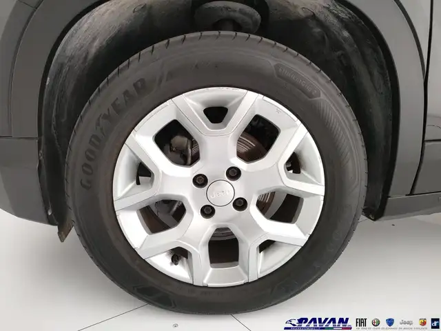 Jeep Avenger view 22