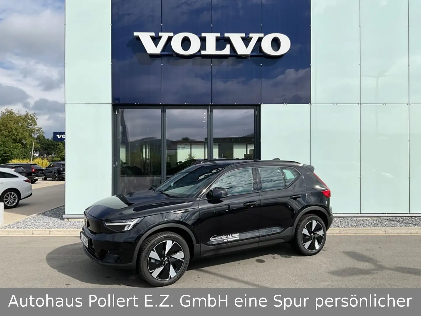 Volvo XC40 Pure Electric Plus Schwarz - 1