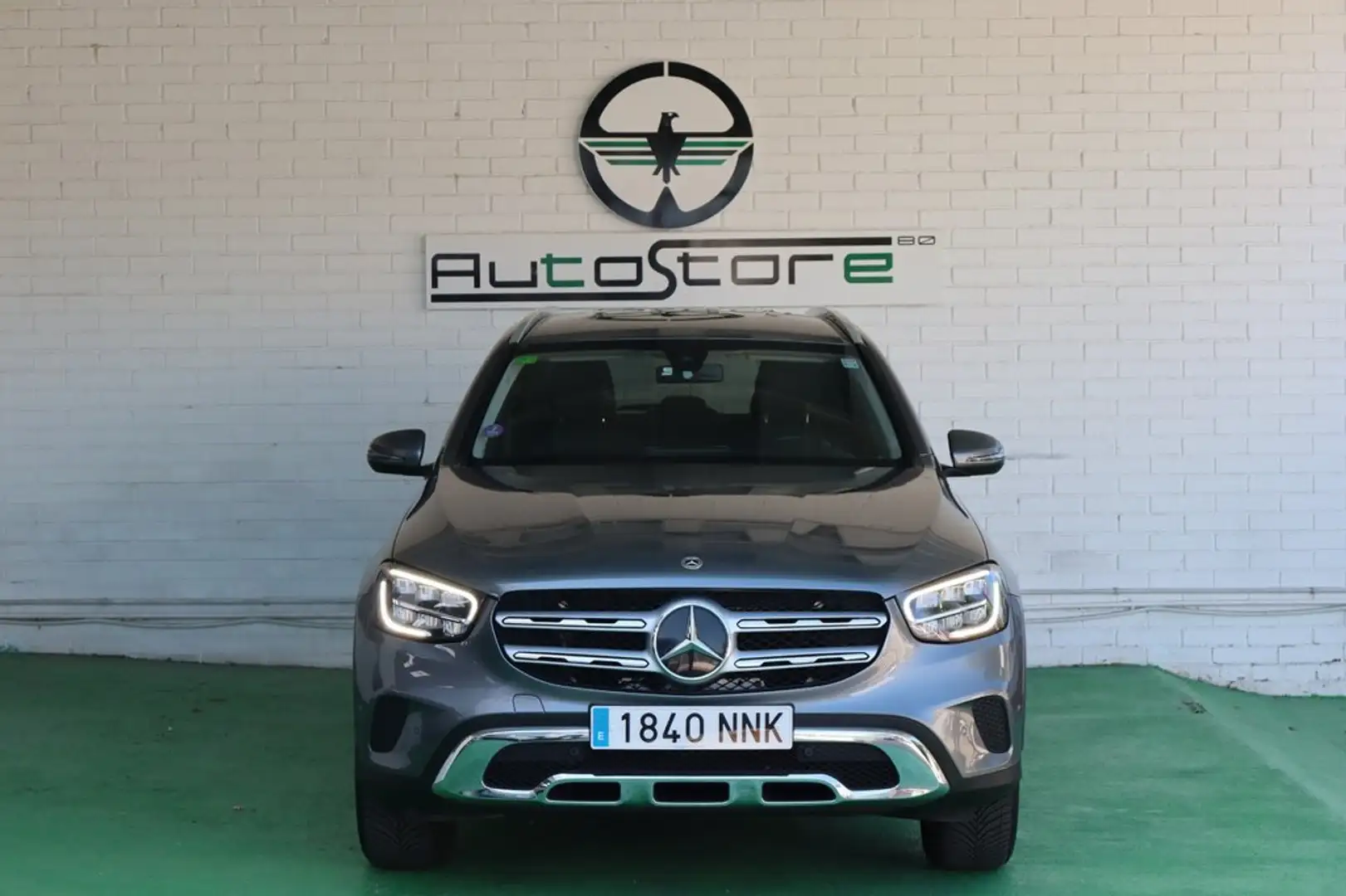 Mercedes-Benz GLC 300 300e 4Matic 9G-Tronic Gris - 2