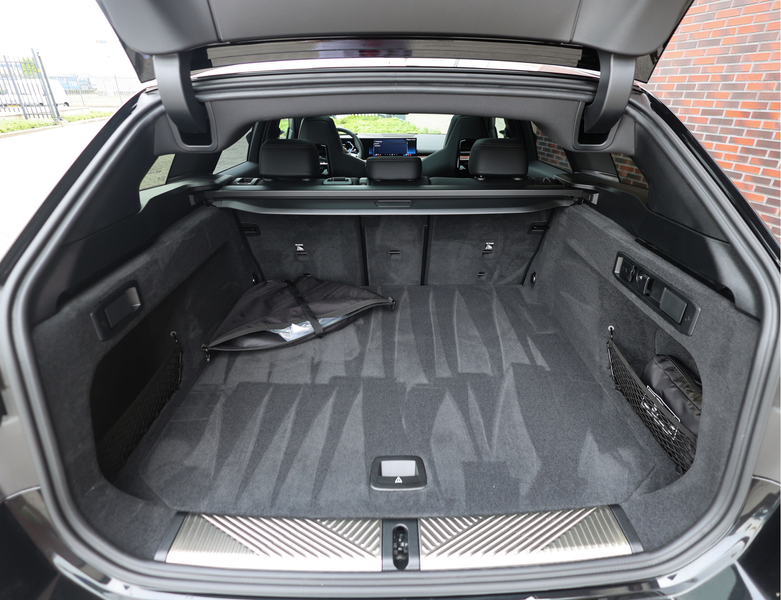 BMW 550 5-serie Touring 550e xDrive | M Performance - Pano — photo 23