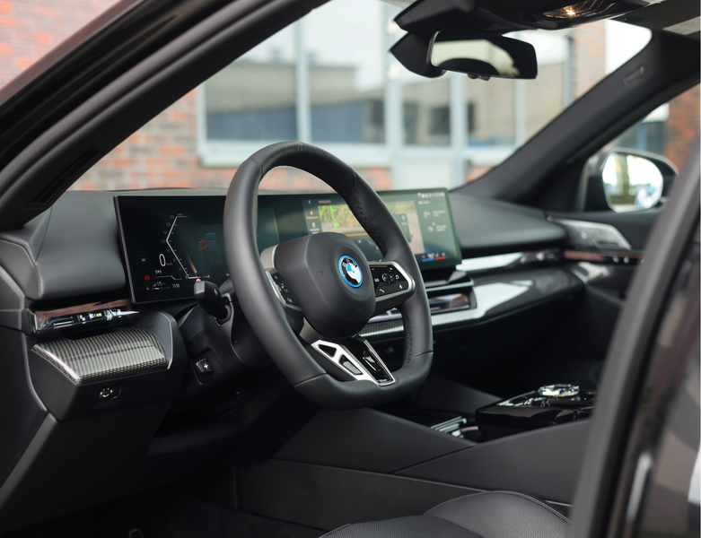 BMW 550 5-serie Touring 550e xDrive | M Performance - Pano — photo 35