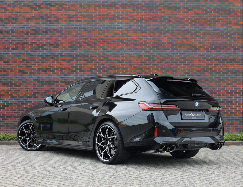 BMW 550 5-serie Touring 550e xDrive | M Performance - Pano — photo 2