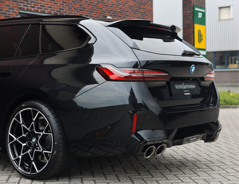 BMW 550 5-serie Touring 550e xDrive | M Performance - Pano — photo 12