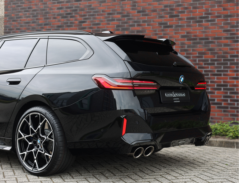 BMW 550 5-serie Touring 550e xDrive | M Performance - Pano — photo 22