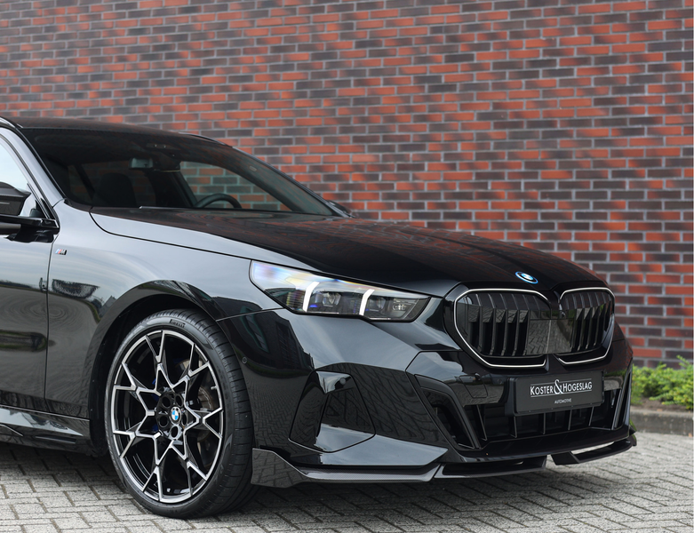 BMW 550 5-serie Touring 550e xDrive | M Performance - Pano — photo 20