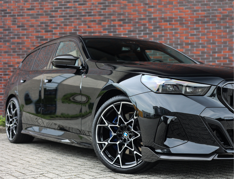 BMW 550 5-serie Touring 550e xDrive | M Performance - Pano — photo 6