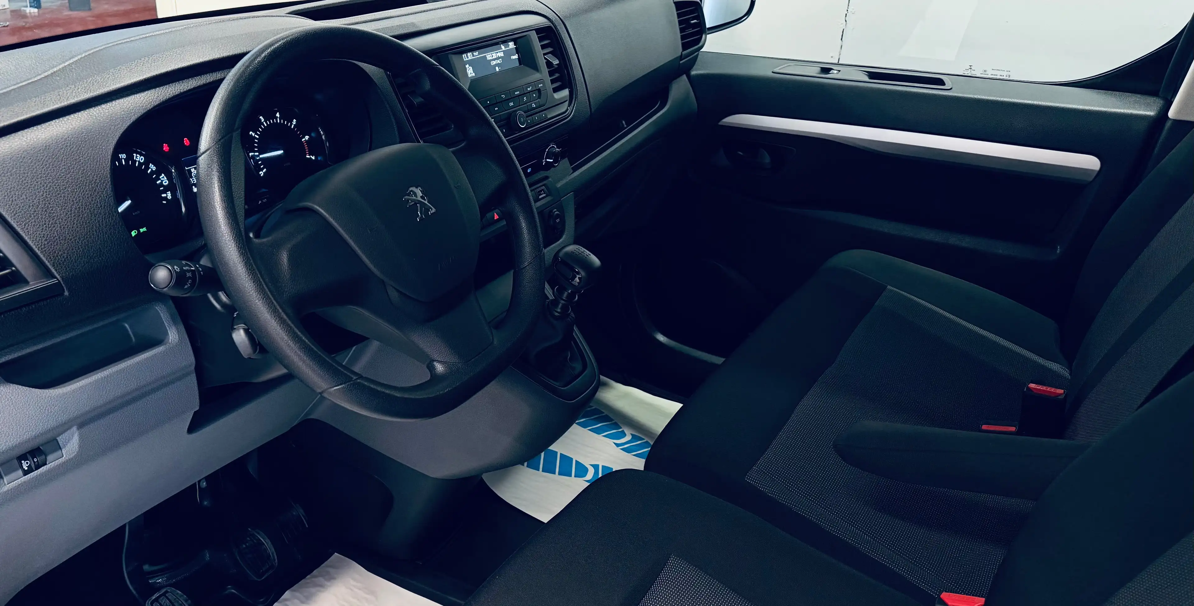 Peugeot Expert 2.0 BlueHDi L2 DOUBLE CABINE 6PLACES BLUETOOTH CLIM CRUISE — photo 9