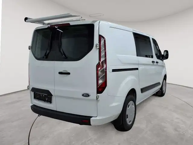 Ford Transit view 4