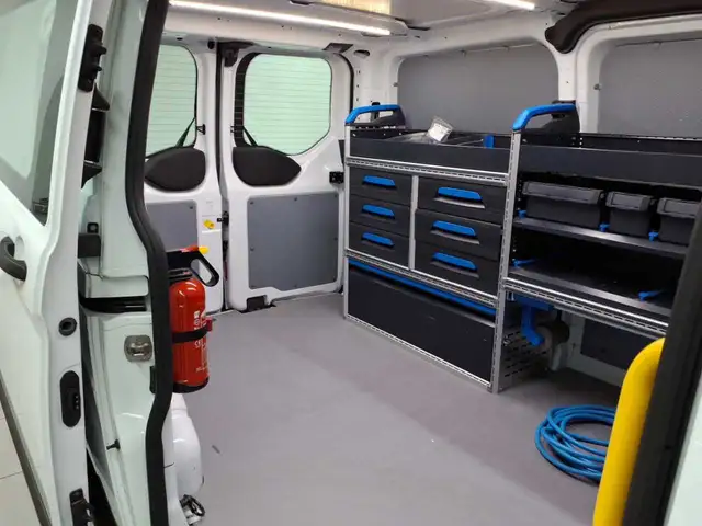 Ford Transit view 14