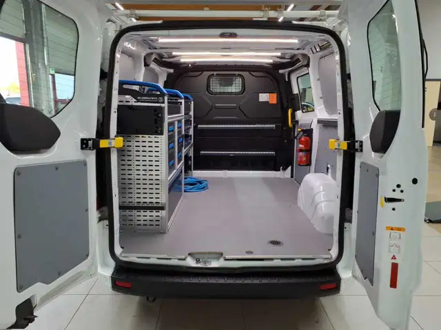 Ford Transit view 15