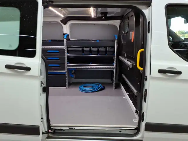 Ford Transit view 13