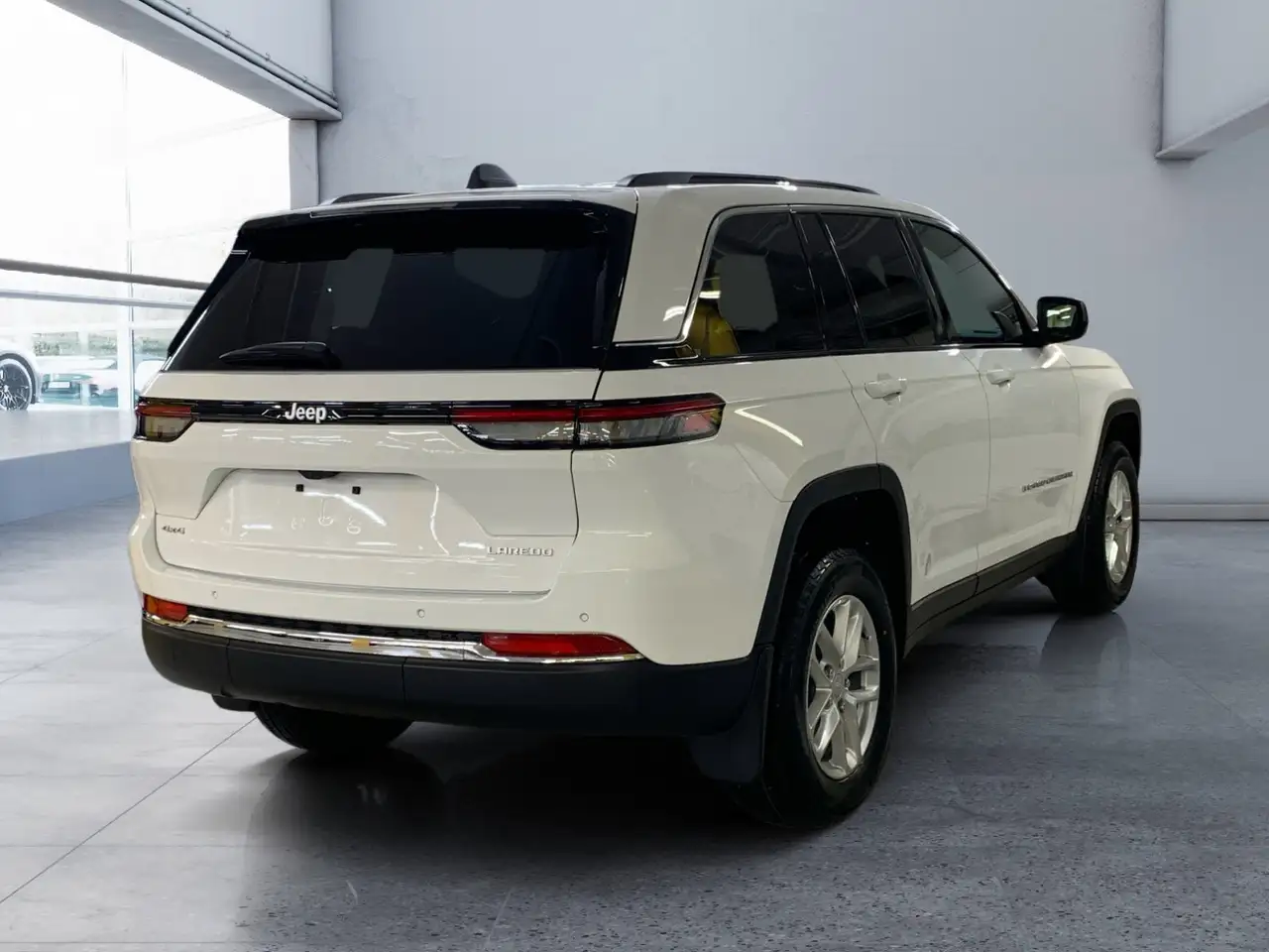 Jeep Grand Cherokee снимка Jeep Grand Cherokee