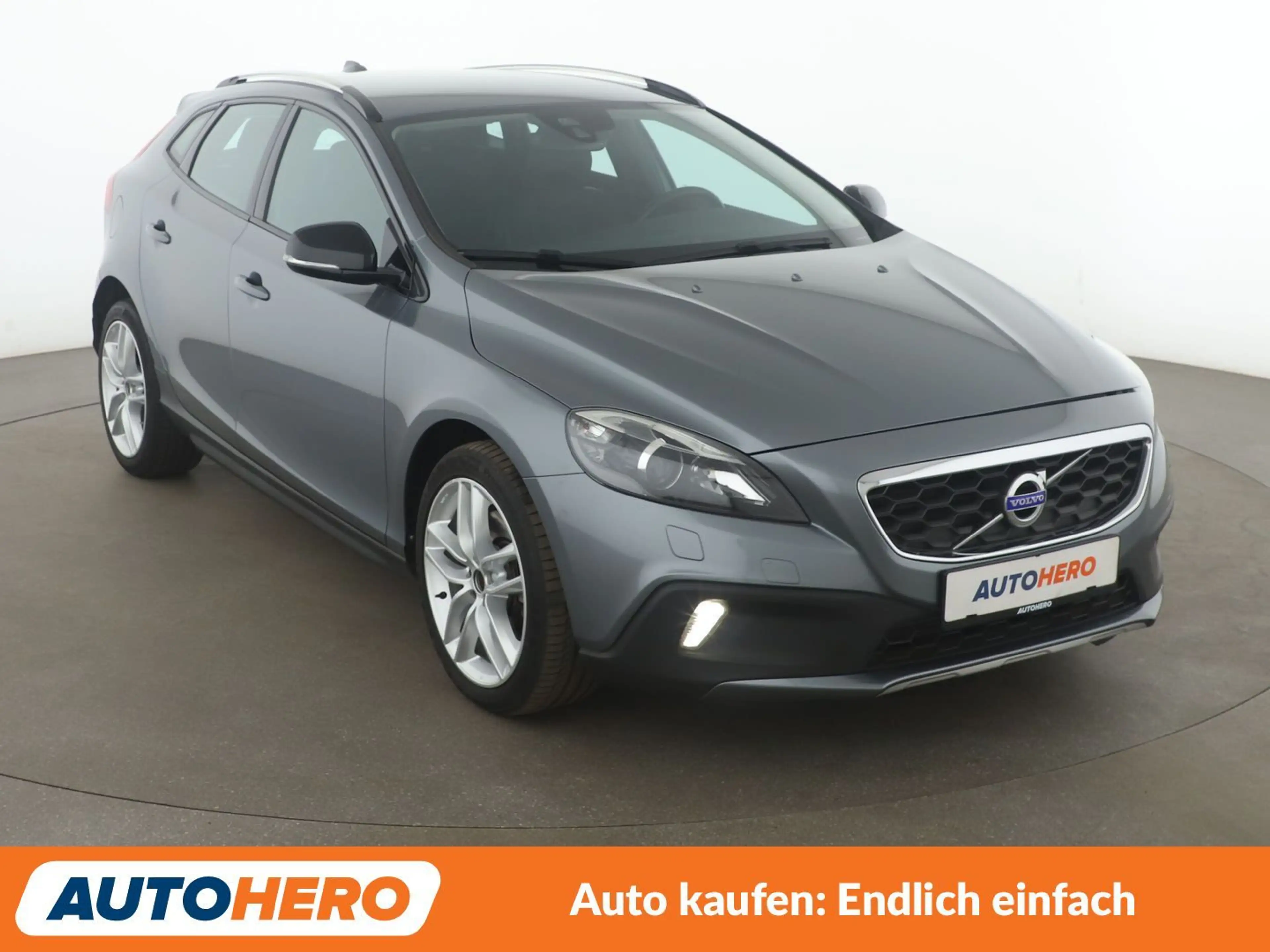 Volvo V40 Cross Country 2.0 D3 You!*NAVI*XENON*TEMPO*SHZ* — photo 8