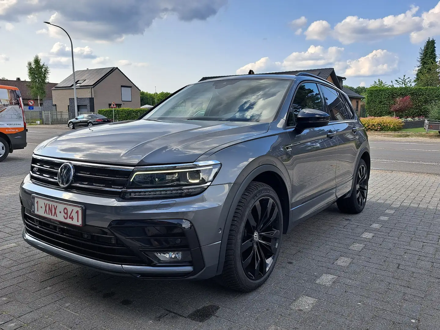 Volkswagen Tiguan UNIEKE 2.0 TSI 4Motion OPF DSG R-line 450pk !!! Gris - 1