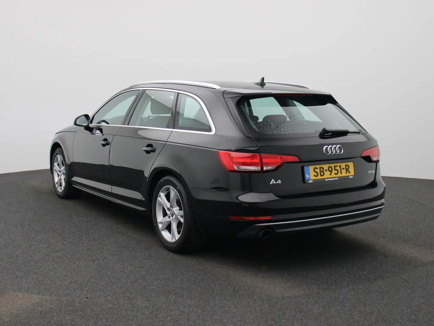 Audi A4 Avant 1.4 TFSI Design Pro Line | Airco | Parkeerse Zwart - 2