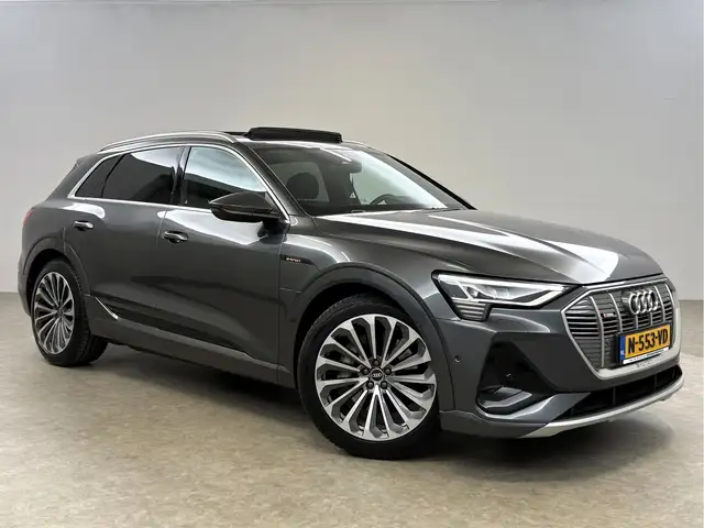 Audi E-Tron view 6