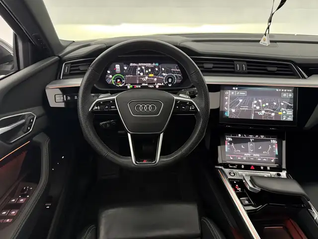Audi E-Tron view 20