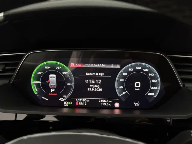Audi E-Tron view 22