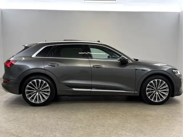 Audi E-Tron view 9