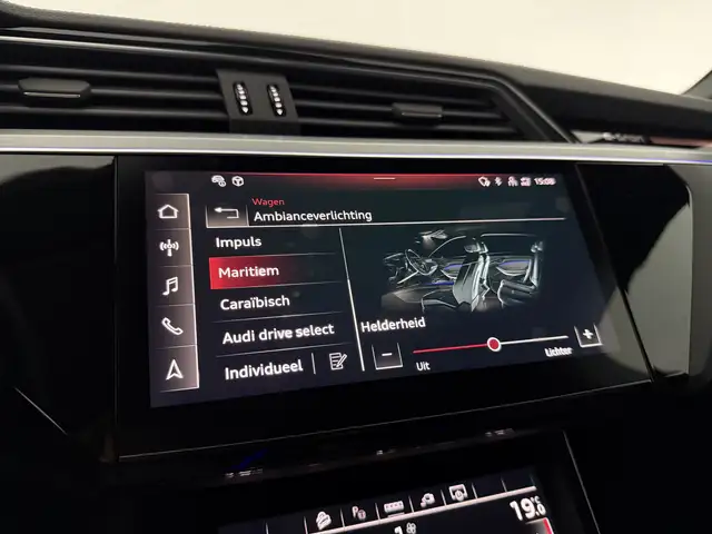 Audi E-Tron view 26