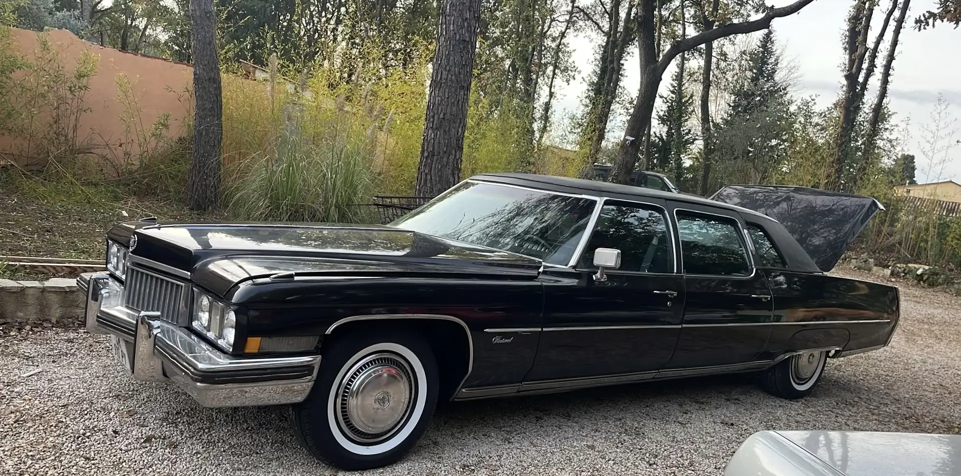 Cadillac Brougham fleetwood seventy five Schwarz - 1