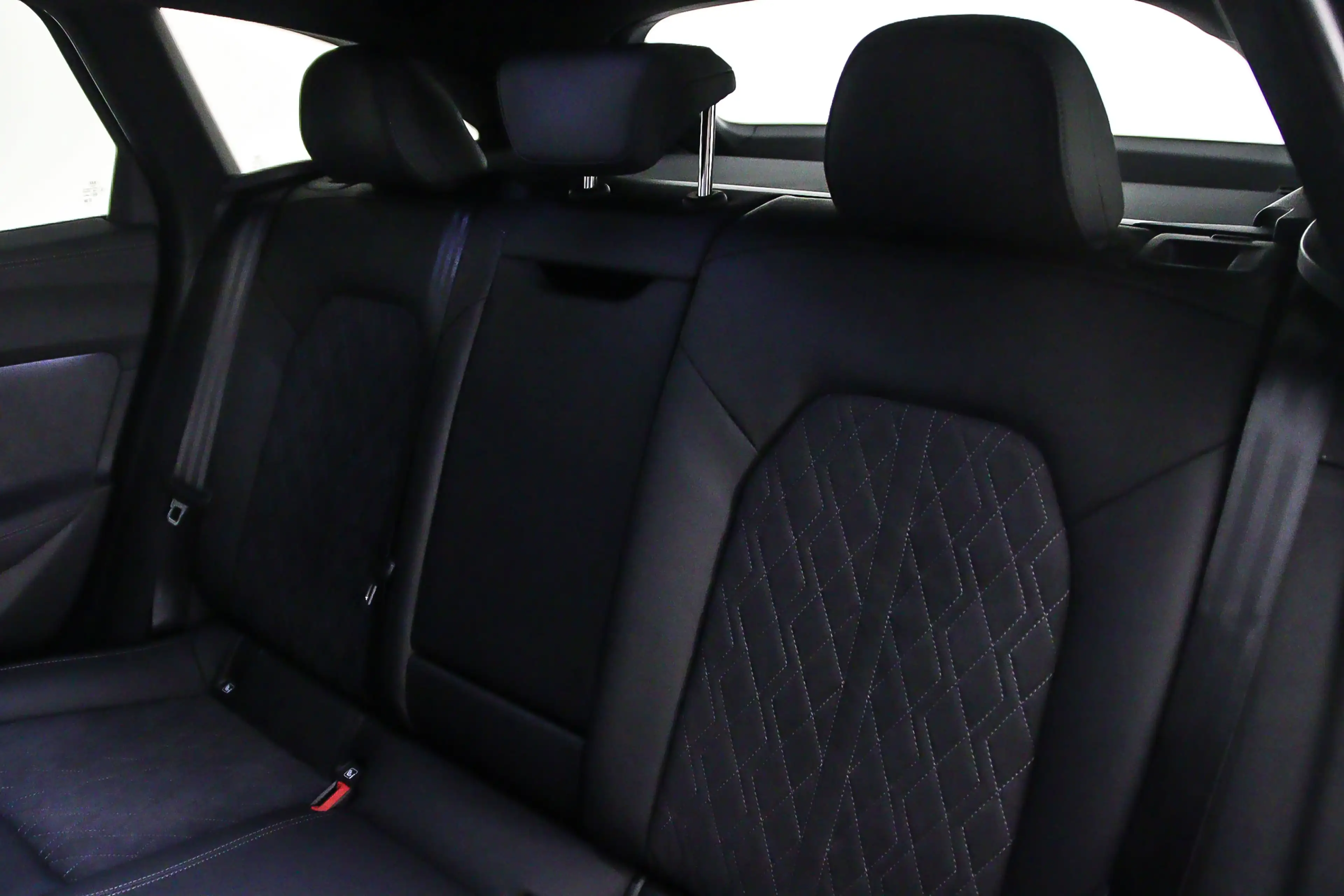 Audi A5 Avant e-hybrid quattro 299pk S edition — photo 6