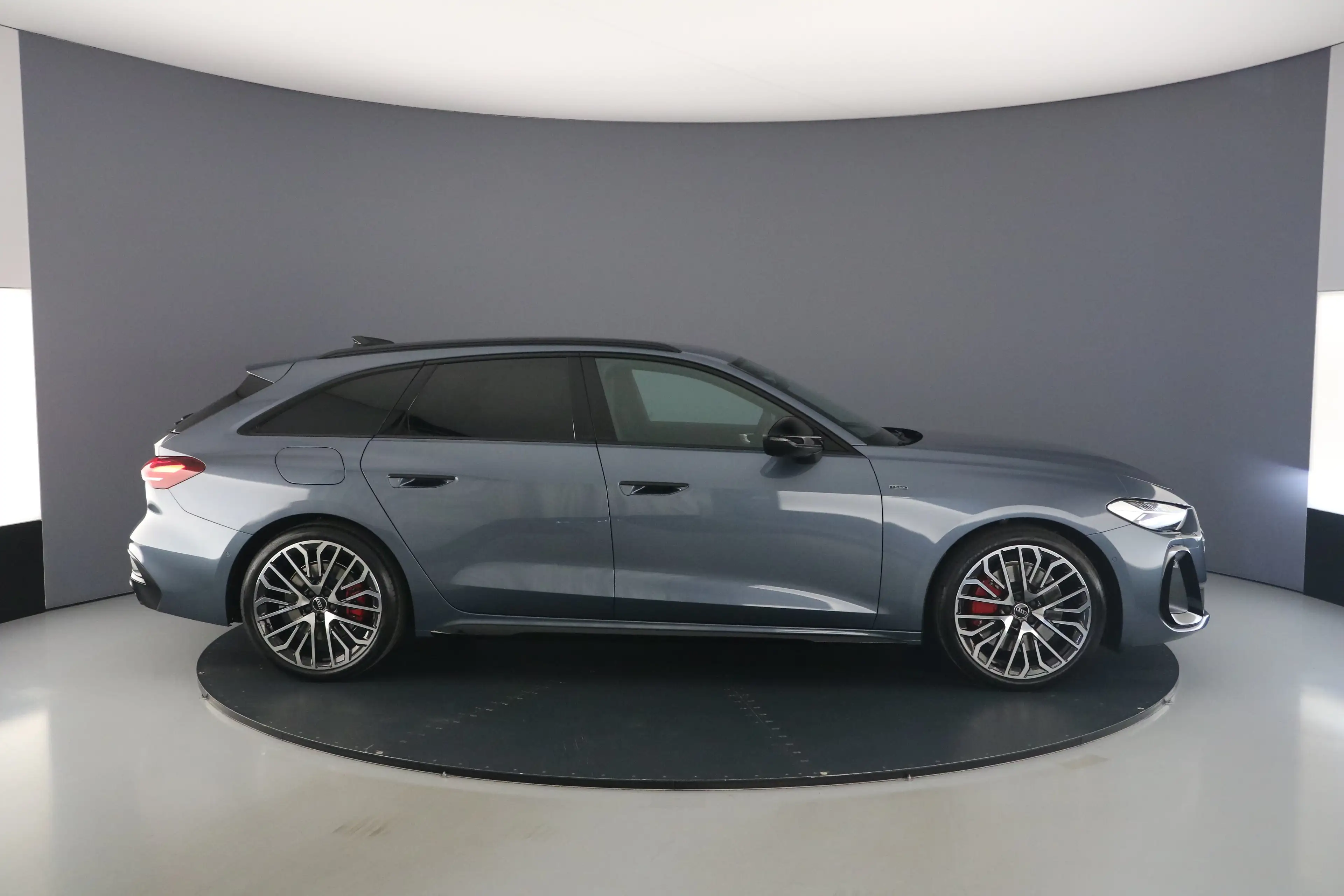 Audi A5 Avant e-hybrid quattro 299pk S edition — photo 12
