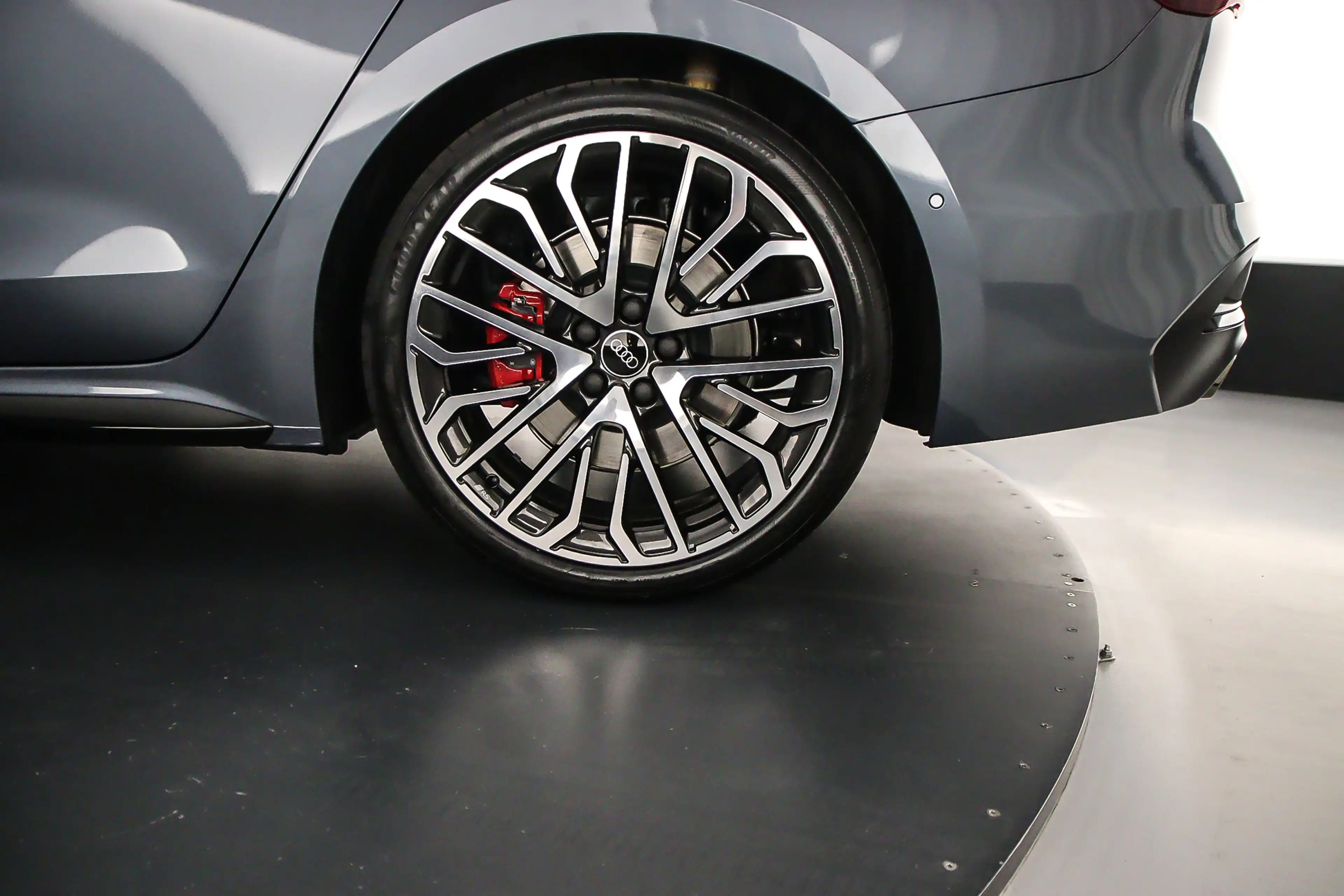 Audi A5 Avant e-hybrid quattro 299pk S edition — photo 14