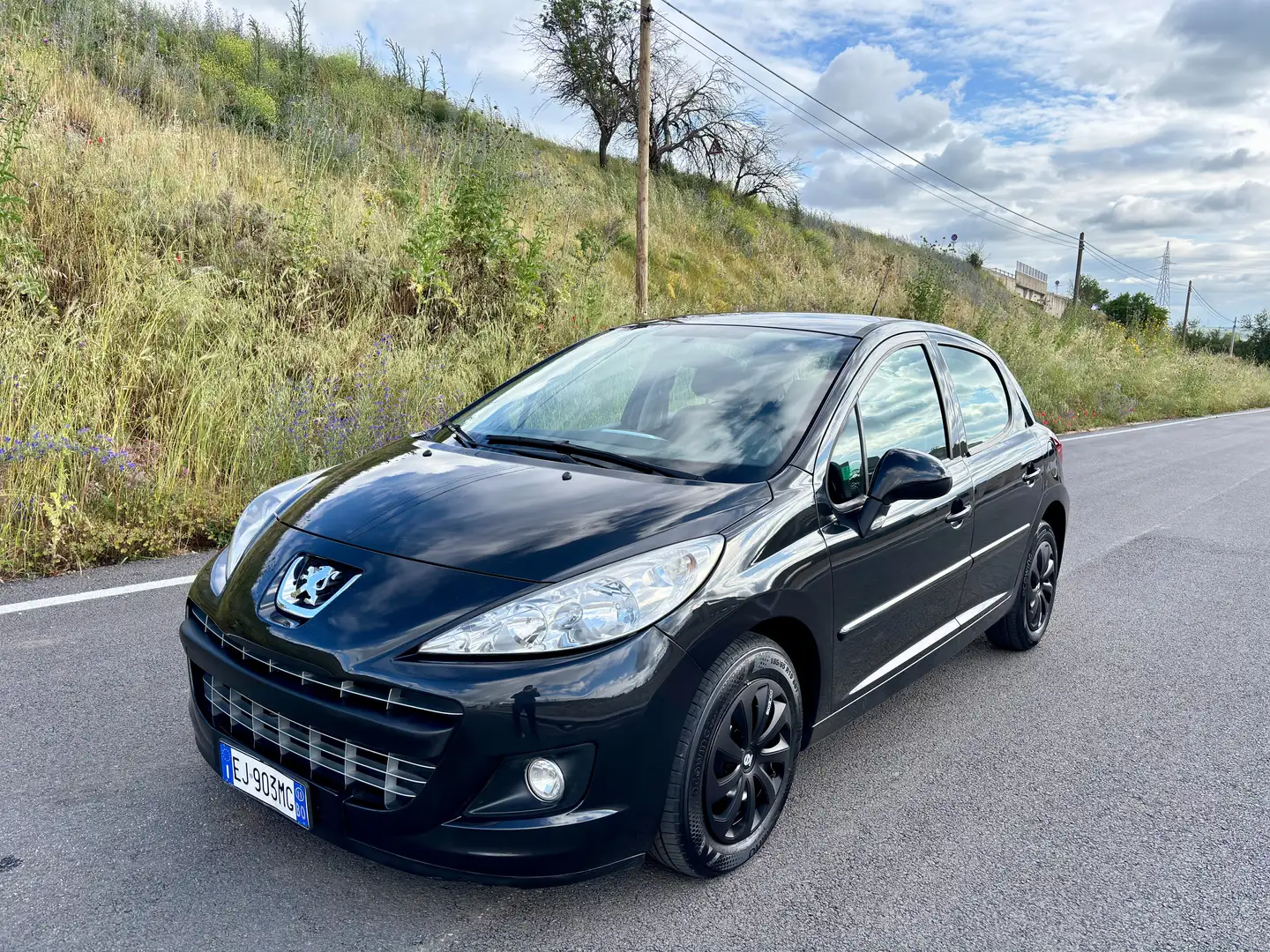 Peugeot 207 1.6 e-hdi 92cv 5 porte Nero - 1