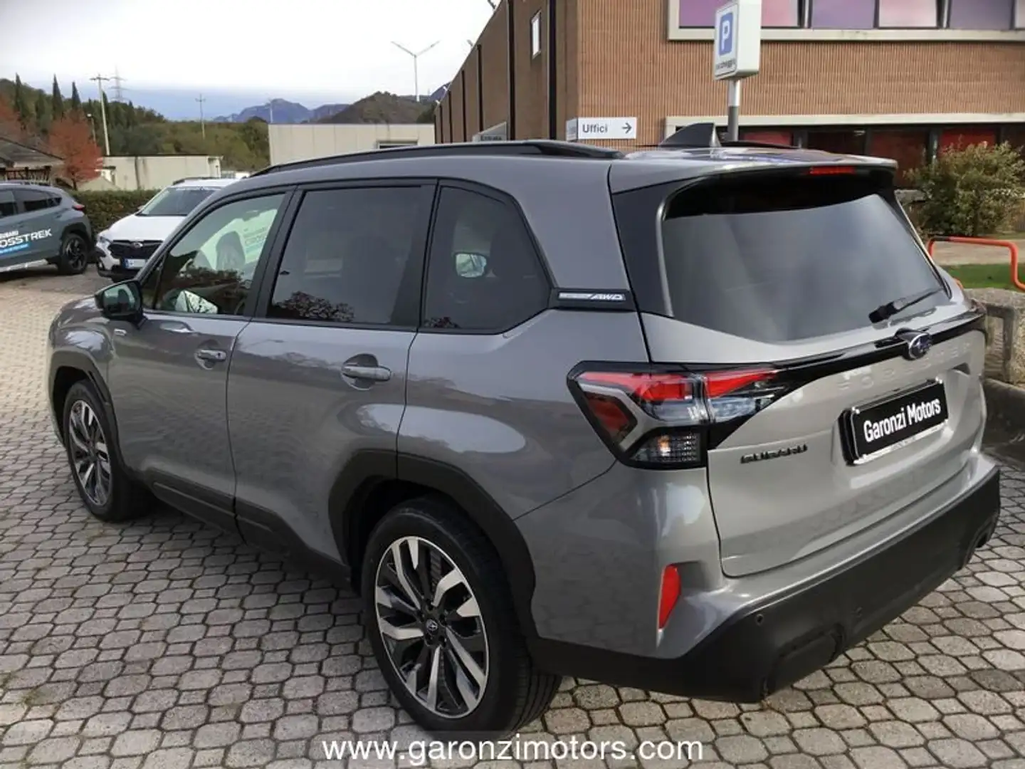 Subaru Forester 2.0i e-Boxer MHEV CVT Lineartronic Premium Grigio - 2