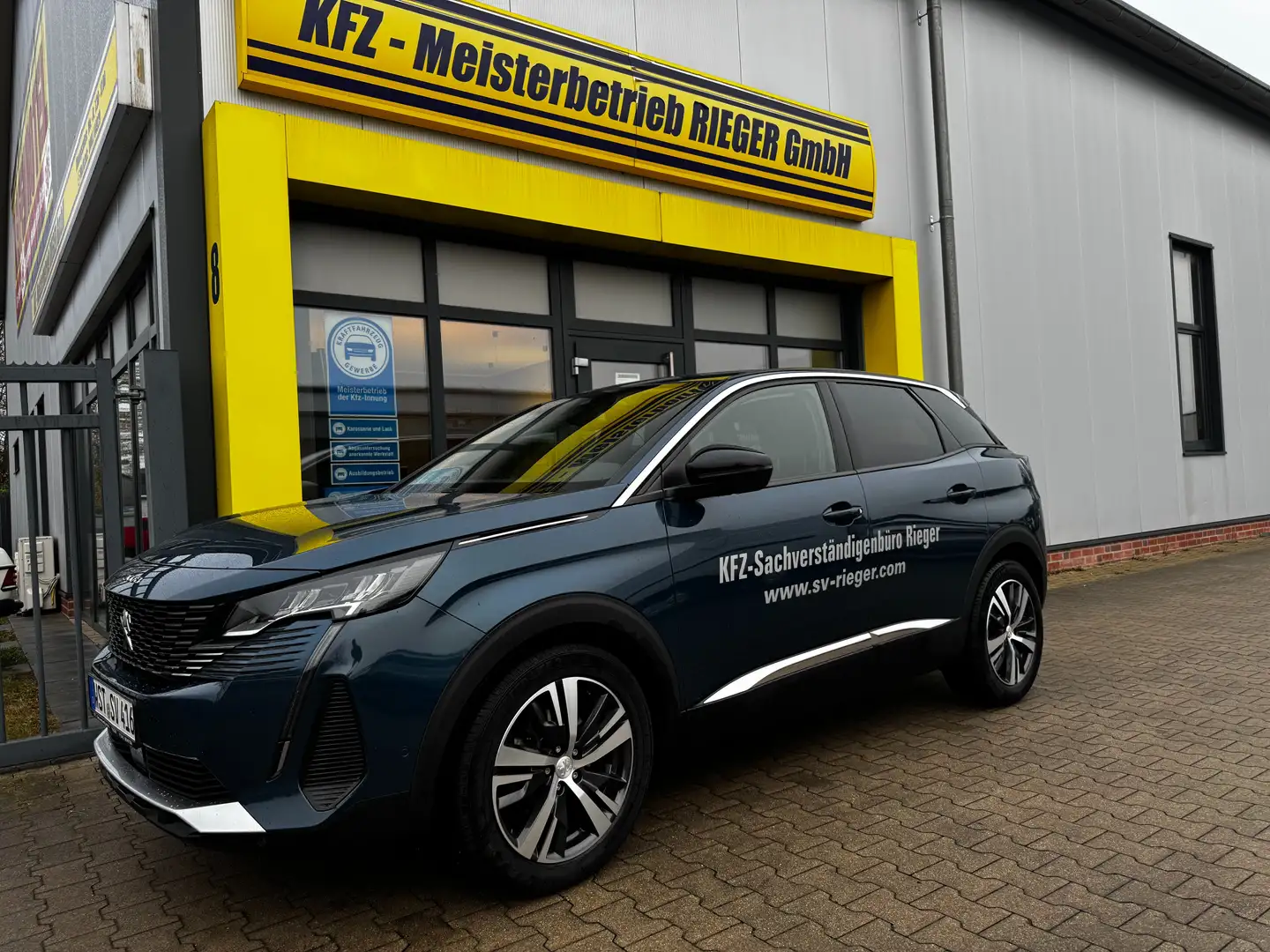 Peugeot 3008 Allure Blau - 2