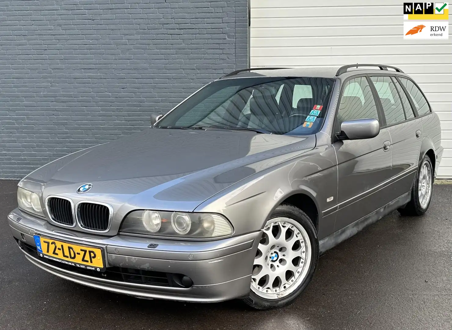 BMW 530 5-serie Touring 530i Executive NWEAPK/AUTO/CRUISE/ Šedá - 1