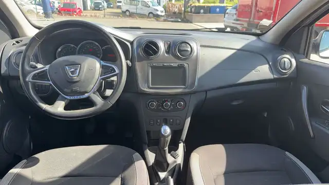 Dacia Sandero view 11