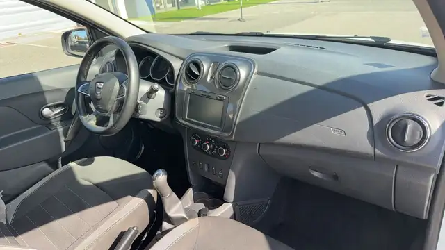 Dacia Sandero view 10