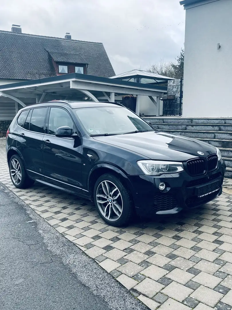 BMW X3 xDrive 30 d Schwarz - 1