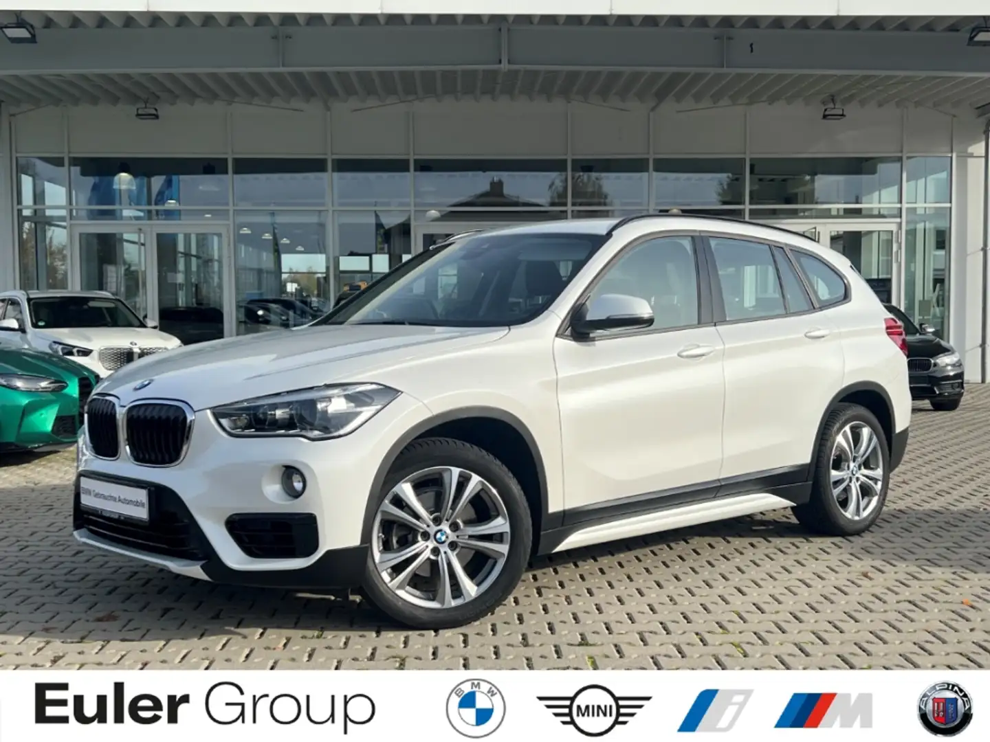 BMW X1 sDrive18i A LED PDC AHK-abnehmbar Navi 2-Z-Klimaau Blanc - 1
