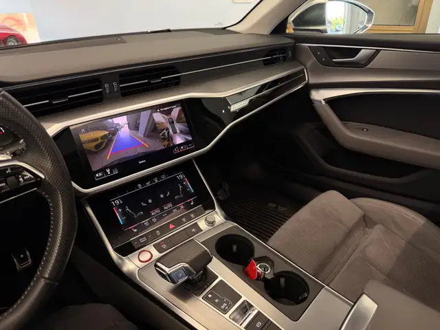 Audi S6 view 5