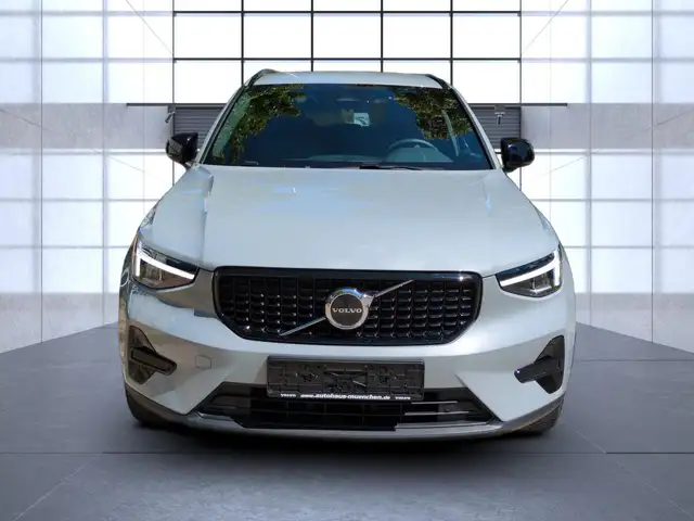 Volvo XC40 view 9