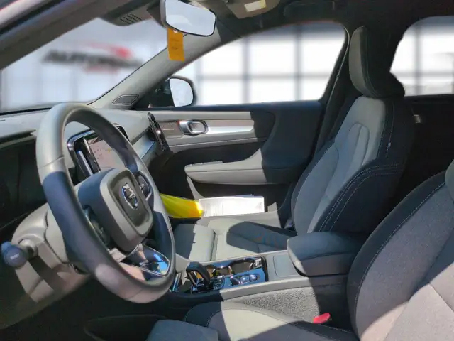 Volvo XC40 view 13