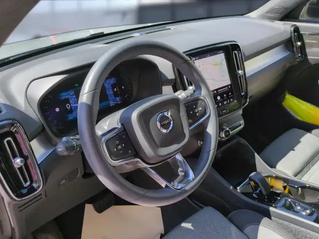 Volvo XC40 view 14