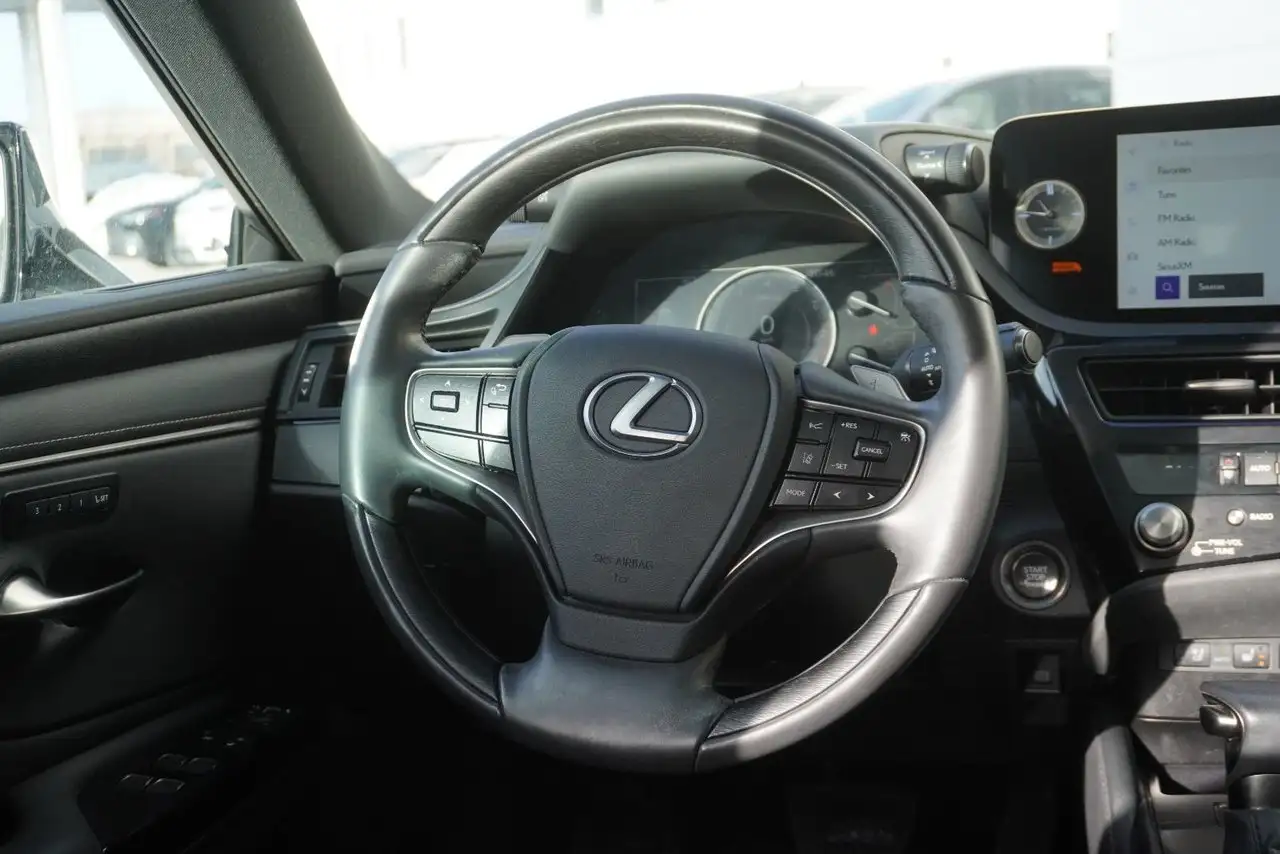 Lexus ES снимка Lexus ES