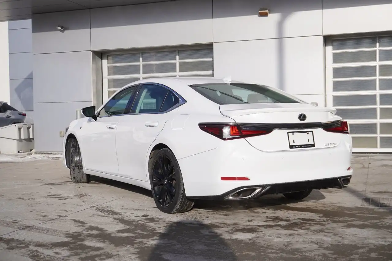 Lexus ES снимка Lexus ES