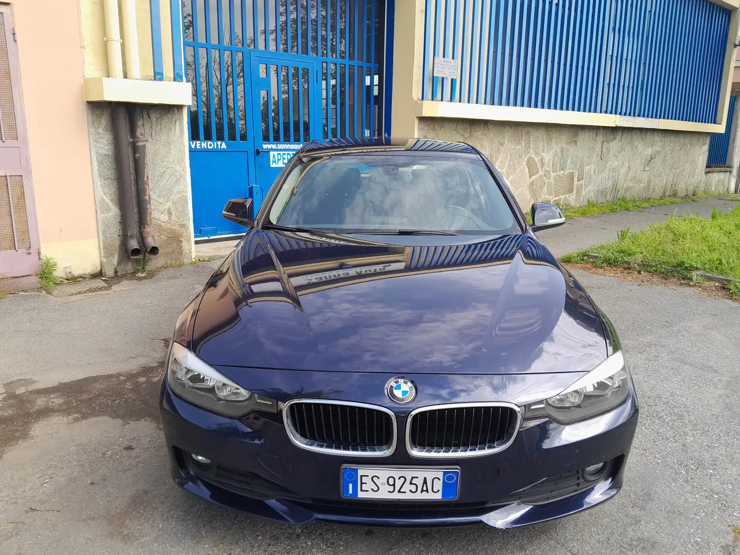 BMW 318 d Touring Business CAMBIO AUTOMATICO,NAVIGATORE Blu/Azzurro - 2