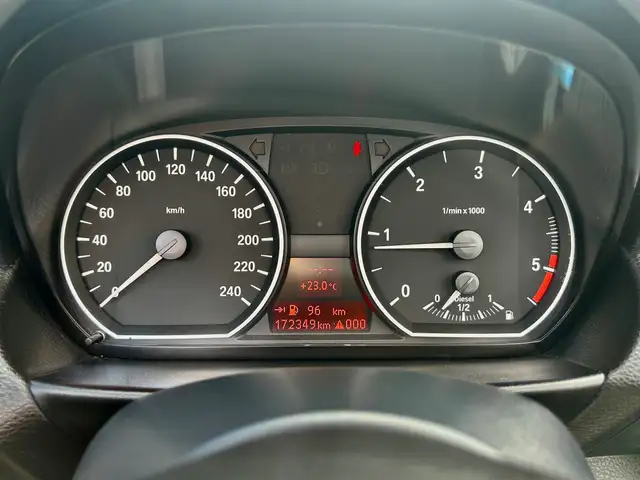 BMW 1 Series view 12