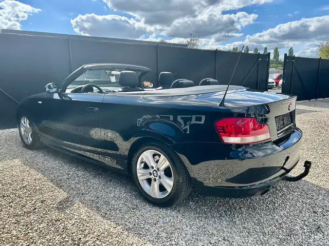 BMW 1 Series view 11