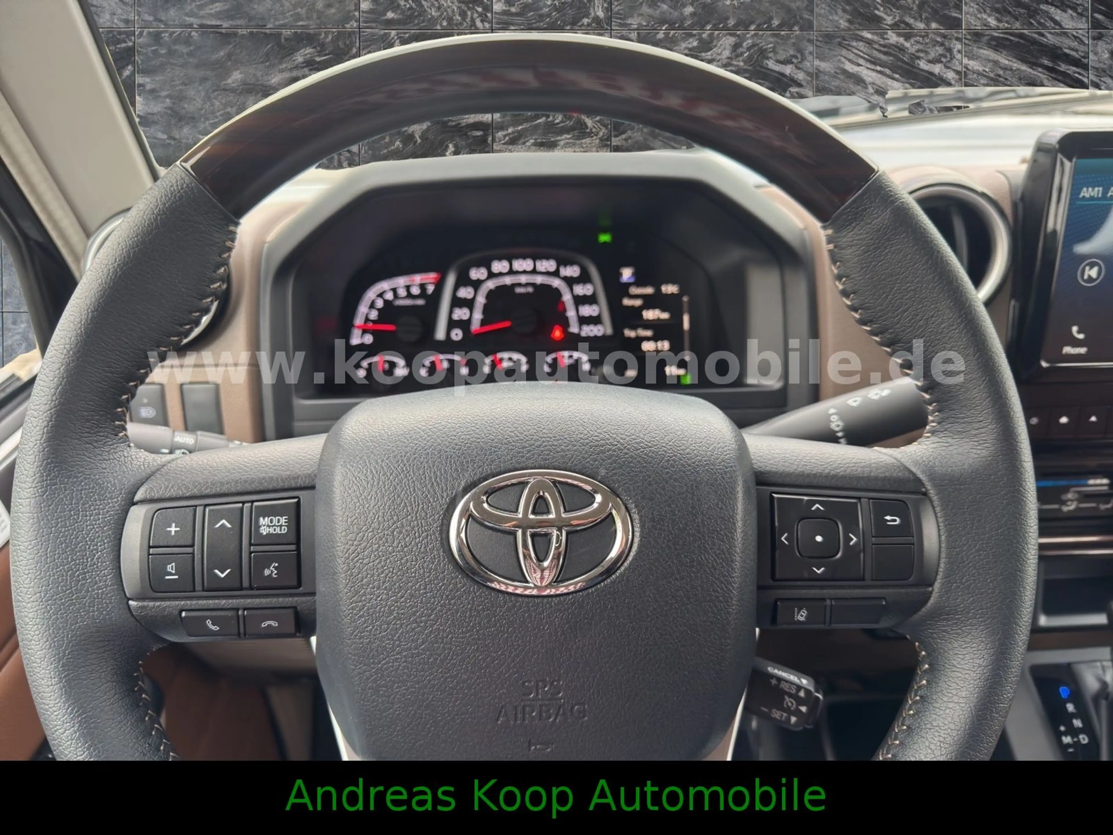Toyota Land Cruiser GRJ 79 DC LX-Z Automatik LED Leder — photo 15