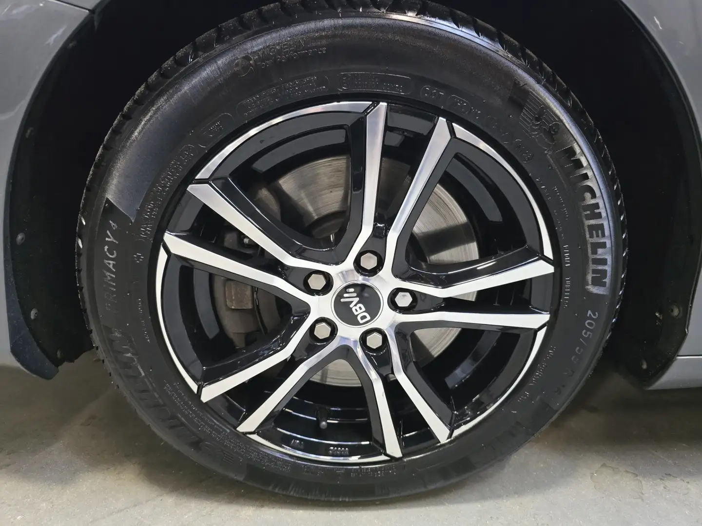 Volvo V40 2.0 D4 R-Design Business Clima Navi Camera Xenon P Grigio - 2