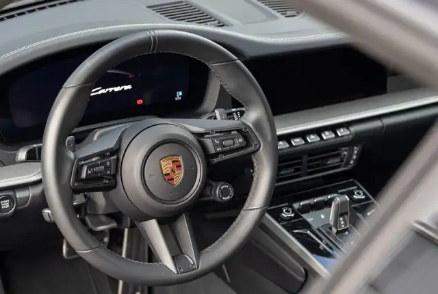 Porsche 911 view 15